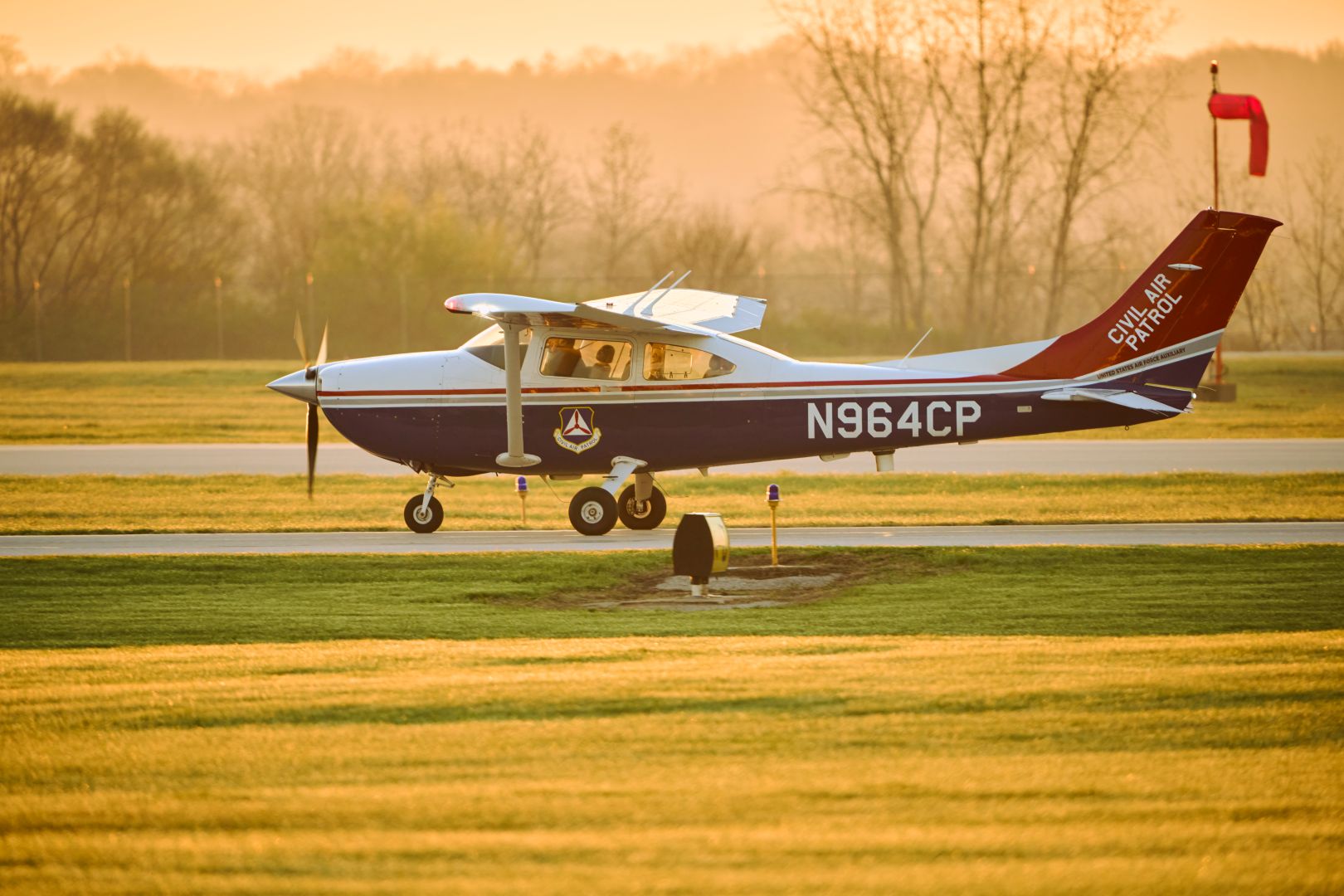 Exhibitors as well as attendees are able to fly in directly to Aviation Day on the morning and afternoon of the event. (Photo credit: Eason Fan)