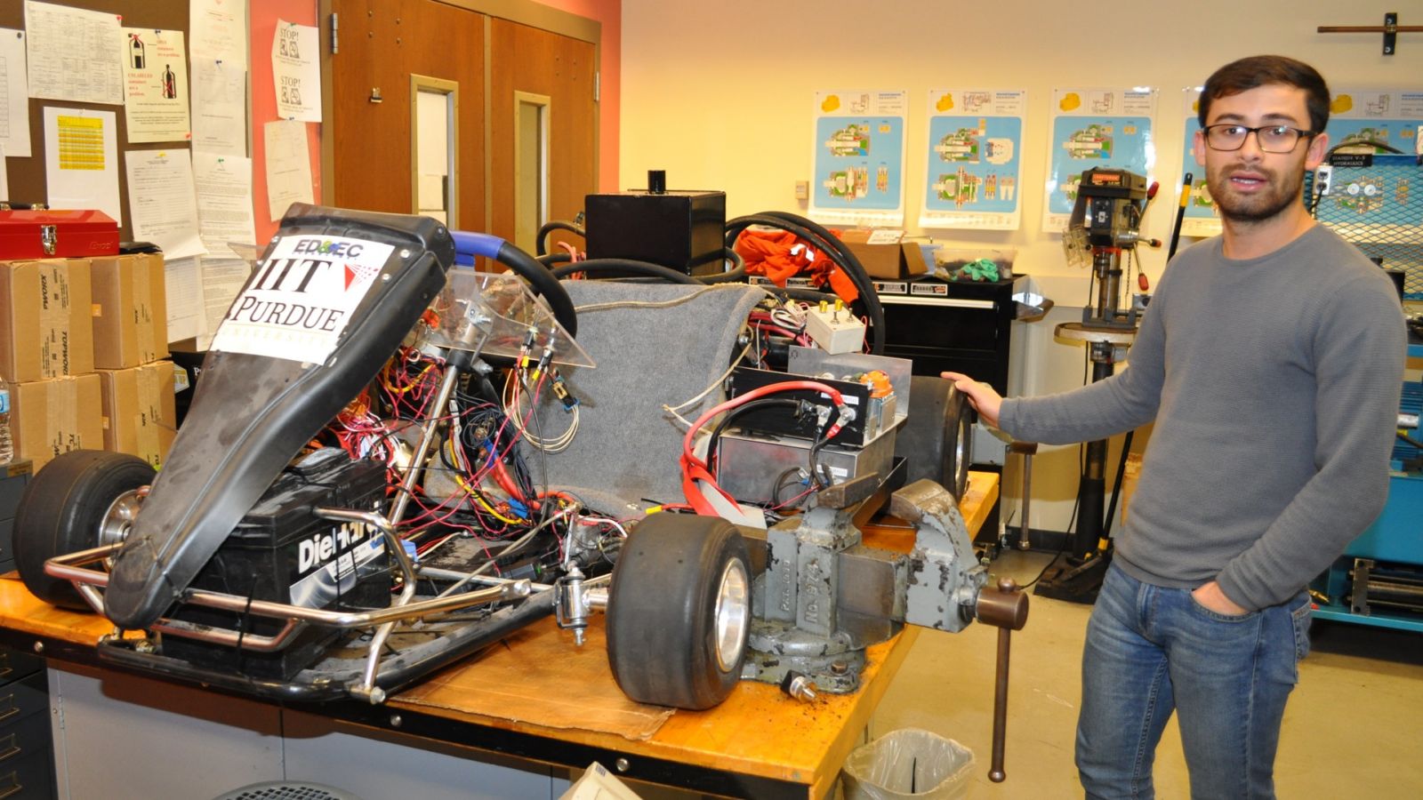 Jorge León's test bench features an electric go-kart equipped with a hydraulic transmission