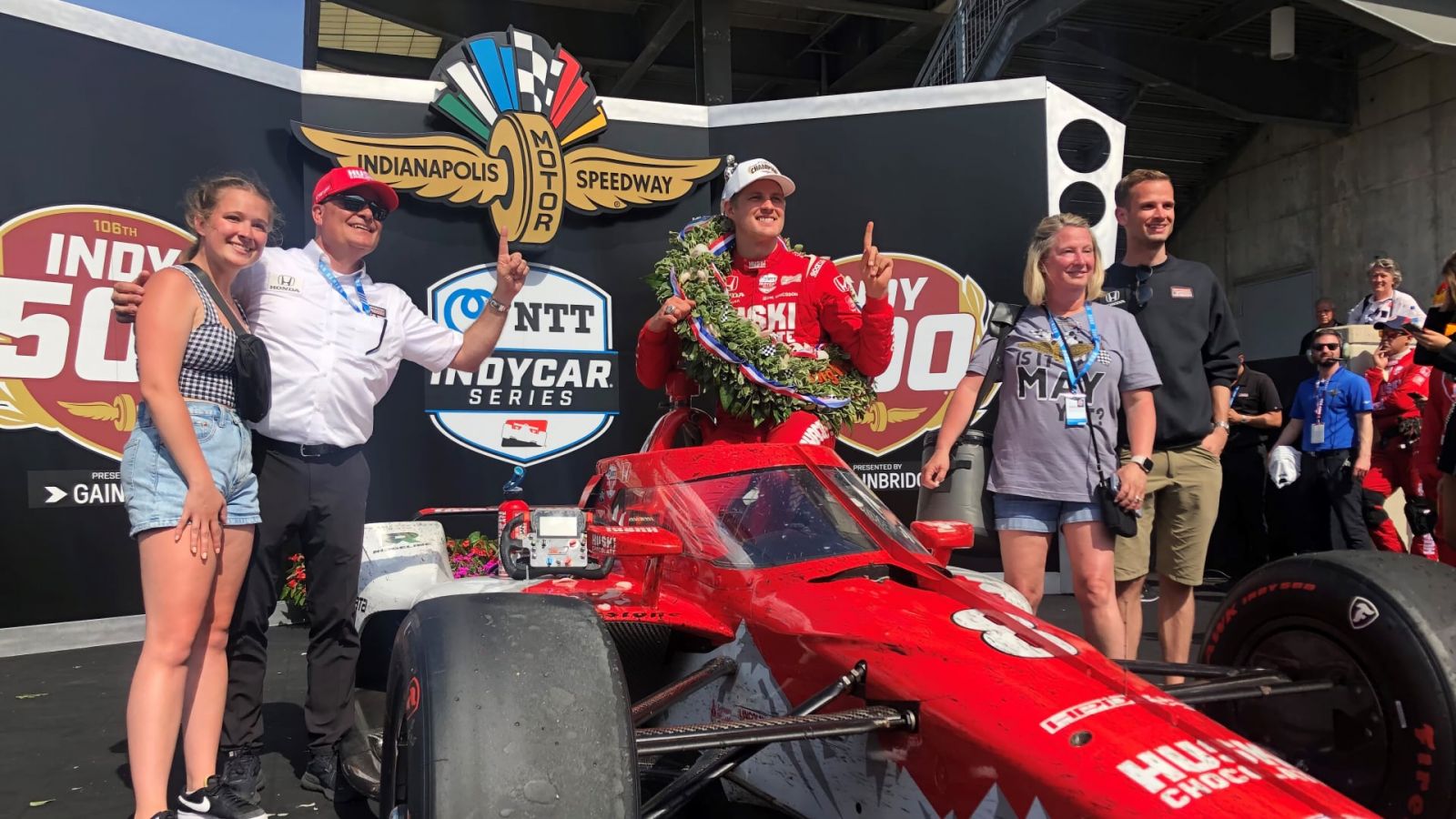 Mike O'Gara (second from left), a 1994 Purdue mechanical engineering technology graduate, helped coach Marcus Ericsson to victory in the 2022 Indy 500. (WRTV)
