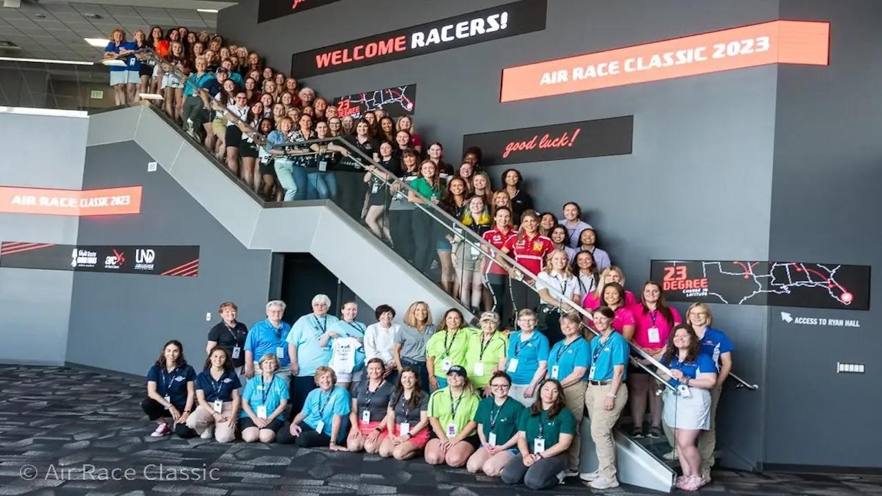 [Last year's Air Race Classic crews and organizers altogether before the race. (Photo provided: Air Race Classic)]