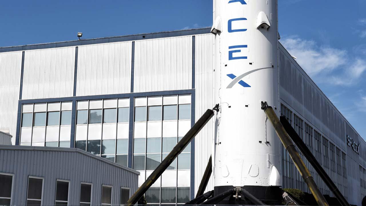 Technology and the History of Commercial Spaceflight