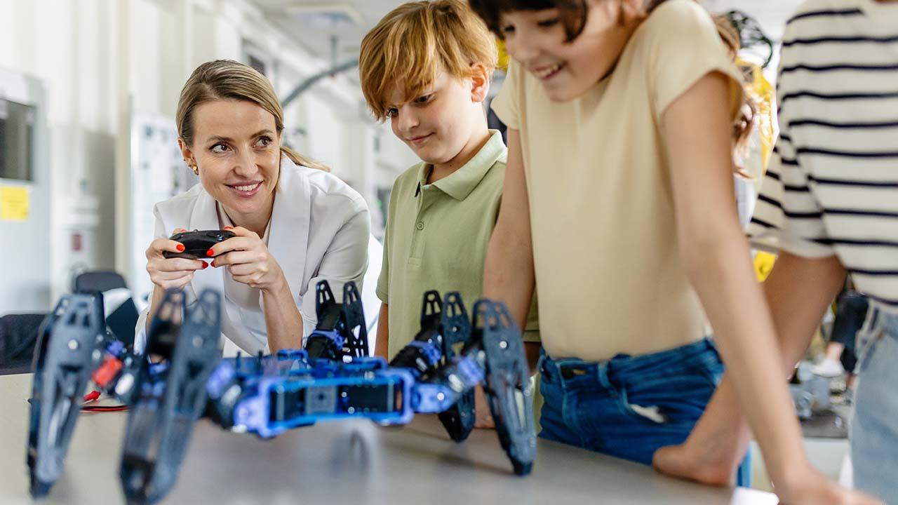 Engineering-Technology Teacher Education